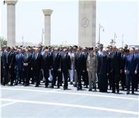 الرئيس السيسي يشارك في جنازة والدة رئيس الوزراء بمسجد المشير / بالصور والفيديو