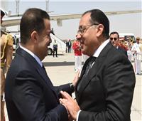 رئيس الوزراء يستقبل نظيره العراقي والوفد المرافق له بمطار القاهرة