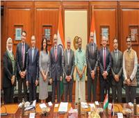 رئيس اقتصادية قناة السويس يلتقي وزير الشئون الخارجية الهندى