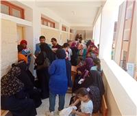 قوافل جامعة قناة السويس تقدم 695 كشف طبي وأدوية بالمجان بقرية العمدة 