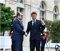 الرئيس السيسي يلتقي ماكرون في قصر الإليزيه