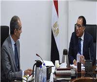 رئيس الوزراء يتابع مع وزير الاتصالات  استراتيجية مصر الرقمية لصناعة التعهيد