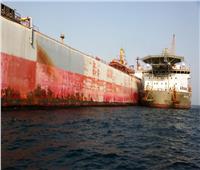 بدء نقل أكثر من مليون برميل نفط من سفينة «صافر» المتهالكة