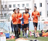لاعبو البنك الأهلى يؤدون تدريبات صباحية ومسائية فى معسكر برج العرب
