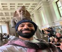 محمد صلاح يزور متحف للآثار المصرية القديمة في لندن.. ويتجاهل عرض اتحاد جدة