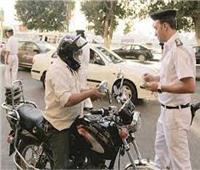 تحرير 543 مخالفة لقائدي الدراجات النارية لعدم ارتداء «الخوذة»