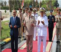 وزير الدفاع ينيب قادة الجيوش لوضع أكاليل الزهور على النصب التذكارى للجندى المجهول