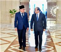  السيسي ورئيس وزراء ماليزيا يبحثا تطورات الأوضاع في المنطقة في ظل التصعيد العسكري بقطاع غزة