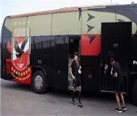 حافلة الأهلي تصل استاد القاهرة استعدادا لمواجهة سيمبا التنزاني