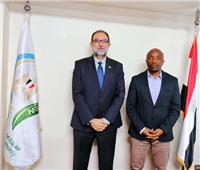 رئيس «هيئة سلامة الغذاء» يستقبل وفد هيئة تنظيم الأدوية الكونغولية