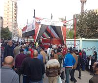مسيرة حاشدة من المواطنين امام اللجان الانتخابية بمدرسة الشهيد حسين جمال بالمنيب 