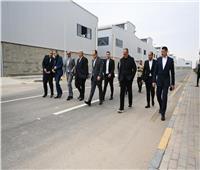                وزير التجارة يتفقد منطقة الـ100 مصنع بمدينة الجلود في الروبيكي