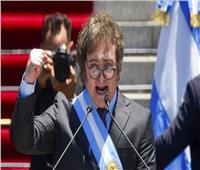 «لا أعرف كم راتبي!».. رئيس الأرجنتين الجديد يكشف تفاصيل مثيرة عن حياته الشخصية