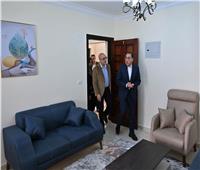 رئيس الوزراء يسلم عقود وحدات سكنية للمستفيدين بالمبادرة الرئاسية "سكن لكل المصريين"