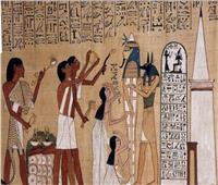 خبير أثري يكشف تفاصيل احتفال المصريين القدماء بـ«رأس السنة» وأصل شجرة الكريسماس