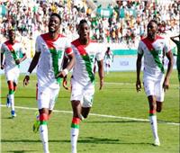 بوركينا فاسو يتقدم على الجزائر بهدف في الشوط الأول بكأس الأمم الإفريقية 