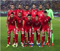 منتخب تونس بالقميص الأحمر أمام جنوب إفريقيا 