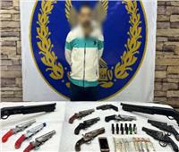  ضبط 5 عاطلين بحوزتهم مخدرات وأسلحة نارية بالقاهرة