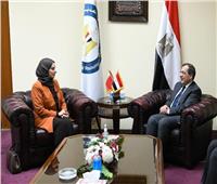 الملا يبحث مع سفيرة البحرين سبل التعاون المشترك بين البلدين فى مجال البترول 