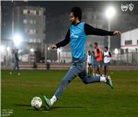 هل يلحق محمود علاء بالزمالك في مباراة الأهلي..مصدر يوضح