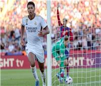 بيلينجهام يسجل رقما جديدا مع ريال مدريد بعد هدفه القاتل أمام برشلونة 