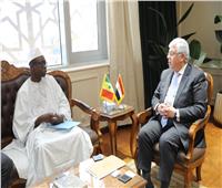 وزير التعليم العالي يبحث التعاون مع سفير السنغال في المجالات التعليمية والأكاديمية
