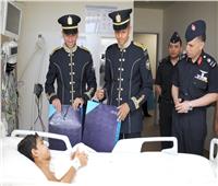الأكاديمية العسكرية تنظم زيارة لعدد من طلبة الكلية الجوية لمستشفى أهل مصر لعلاج الحروق
