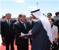 لقاء أخوي يجمع الرئيس السيسي ومحمد بن زايد على هامش منتدى التعاون (العربي - الصيني) 