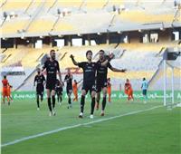 الأهلي يصل استاد القاهرة لخوض مباراة فاركو