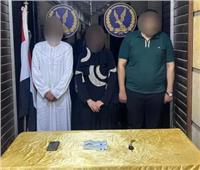ضبط 3 أشخاص لقيامهم بإحتجاز سيدة وإكراهها على توقيع إيصالات أمانة