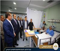 وزير الشئون النيابية يشيد بكفاءة الفرق الطبية في مستشفى الناس