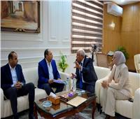 محافظ الوادي الجديد ورئيس هيئة تنمية الصعيد يبحثان المشروعات التنموية المشتركة