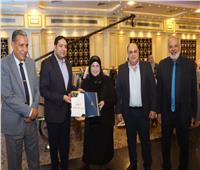 تكريم  4  شخصيات فى مؤتمر التمكين الثقافى ببنى سويف 