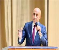 لحين انتهاء التحقيقات .. وزير التعليم يصدر قرارا عاجلا بنقل 6 مسؤلين بالوزارة للمديريات