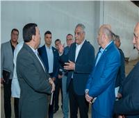 وزير الإنتاج الحربي يتابع تنفيذ الخطط الإنتاجية في «أبو زعبل للصناعات الهندسية»
