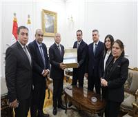 محافظ القاهرة يستقبل وفد البنك الزراعي المصري لبحث سبل التعاون المشترك 