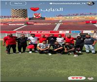 حسين الشحات يثير الجدل بصورة مع عاملي الأهلي.. هل يقترب من الرحيل؟
