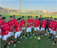مصطفى عزام يجتمع بمنتخب الشباب ويؤكد دعم مجلس الإدارة لتحقيق بطولة شمال أفريقيا 