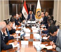 وزير الصناعة يبحث مع شركة صينية للإطارات خطة التوسع في السوق المصري 
