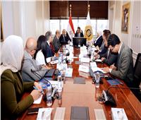 وزيرالصناعة يبحث سبل تعزيز التعاون في البحث العلمي ودعم المشروعات الناشئة 