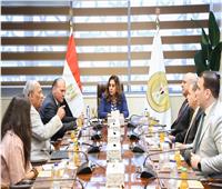 وزيرة التنمية المحلية والبيئة تشدد على سرعة تنفيذ المشروعات وتحسين الخدمات