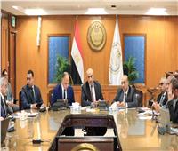 عبد اللطيف:توفير المناخ المناسب لطلاب الثانوية العامة  داخل اللجان والتعامل معهم بما يحقق الانضباط 