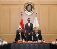 وزير الصناعة يشهد توقيع بروتوكول لتعزيز الابتكار الهندسي 