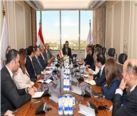 وزير التموين  يعقد اجتماعًا موسعًا مع ممثلي شعبة المواد الغذائية