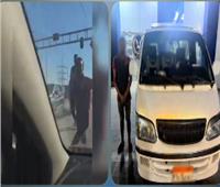 ضبط سائق ميكروباص بعد واقعة الاعتداء على أسرة ومحاولة فتح سيارتهم بالإسكندرية