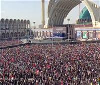 آلاف الإيرانيين يلقون النظرة الأخيرة على جثمان خامنئي في مصلى الخميني
