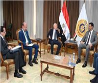 وزير الصناعة يبحث مع سفير اليونان فرص تعزيز الشراكة الصناعية بين البلدين