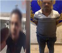 سائق ميكروباص يظهر في فيديو سب وتلويح بإشارات خادشة بالقاهرة