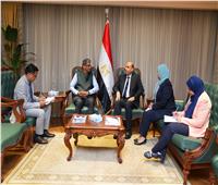 وزير العمل يبحث مع السفير الهندي تعزيز التعاون في التدريب والتشغيل