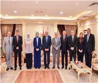 مباحثات بين رئيس الهيئة العربية للتصنيع ومحافظ الوادي الجديد لتلبية احتياجات المحاقظة